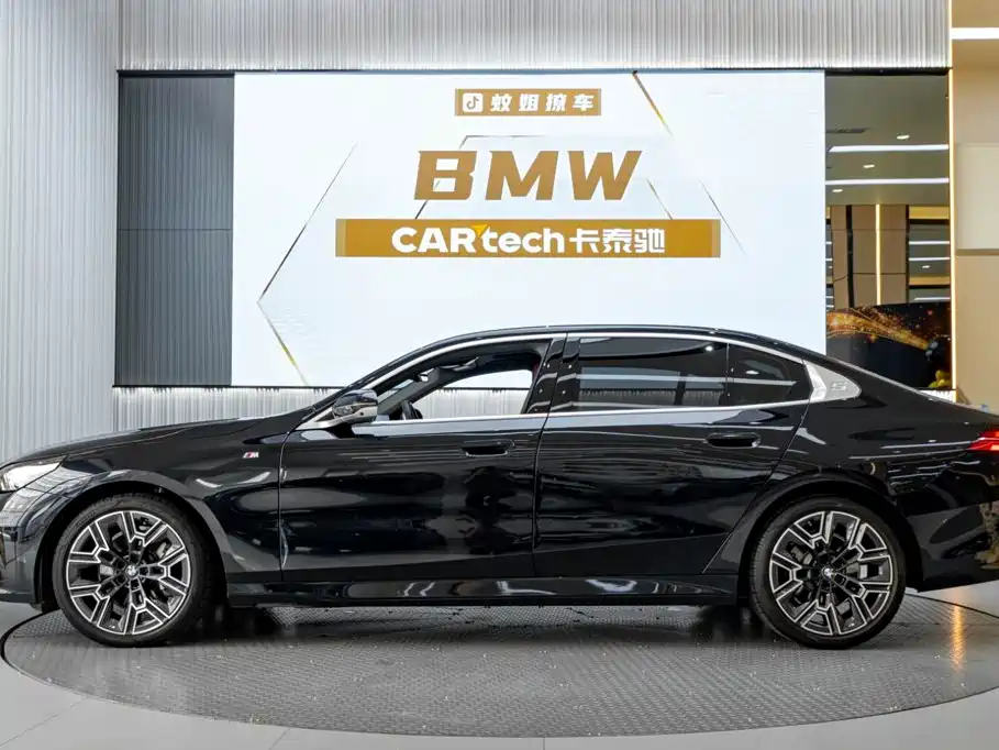 BMW 5 Series — миниатюра 3