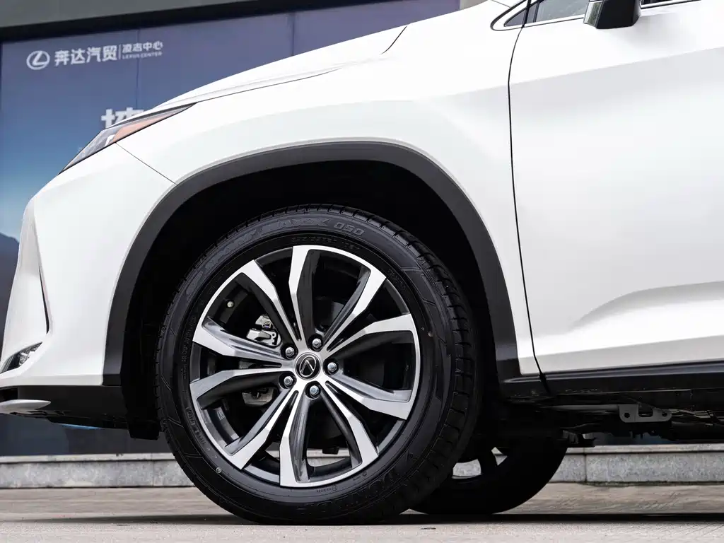 Lexus RX — миниатюра 8