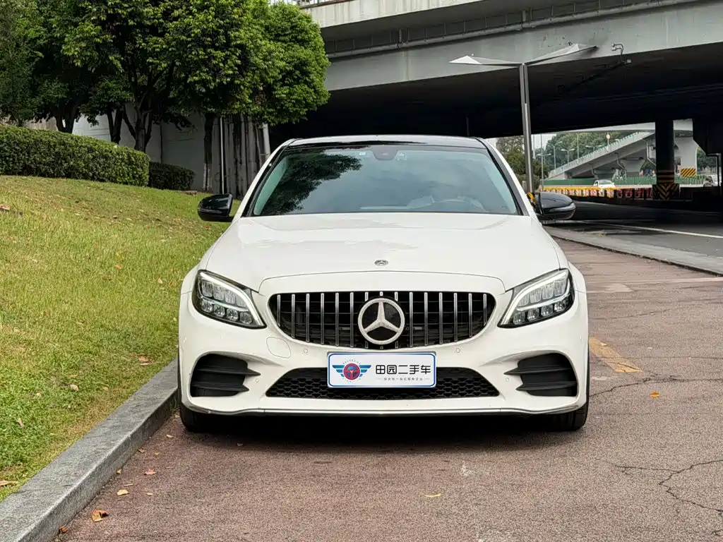 Mercedes-Benz C-Class — миниатюра 2