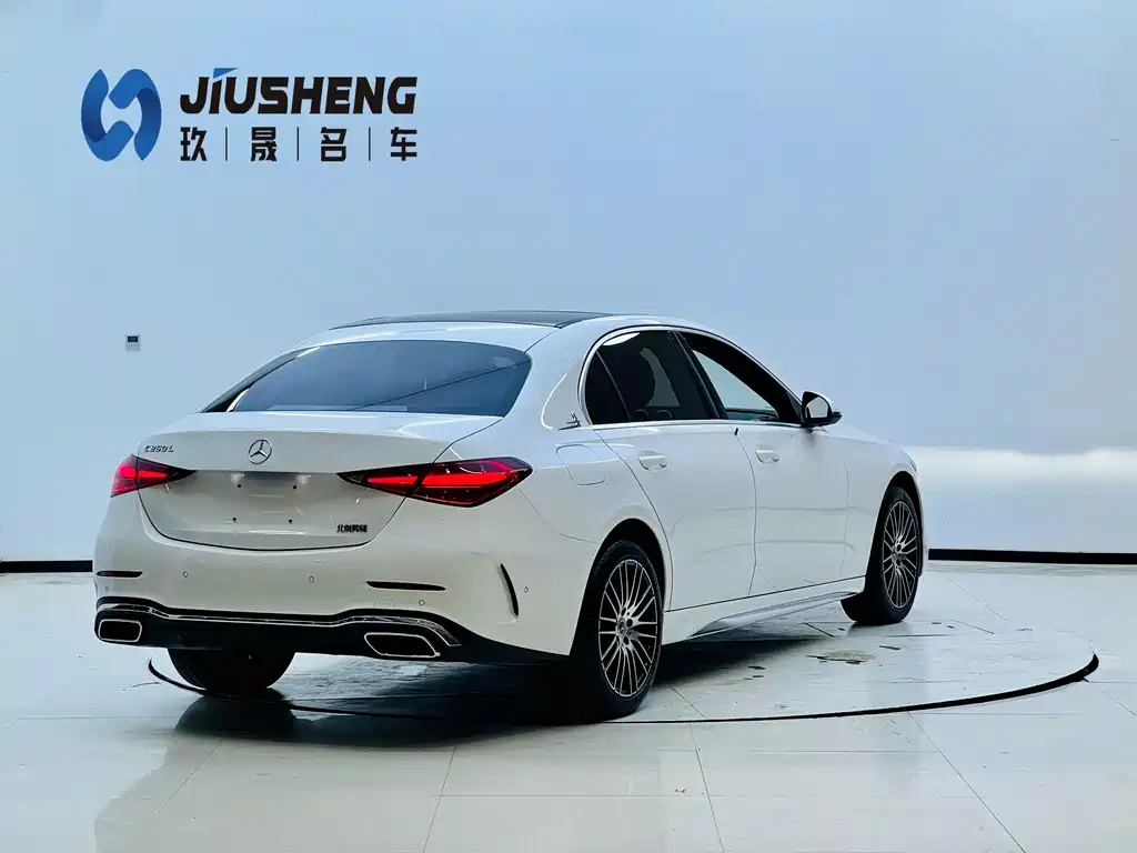 Mercedes-Benz C-Class — миниатюра 13