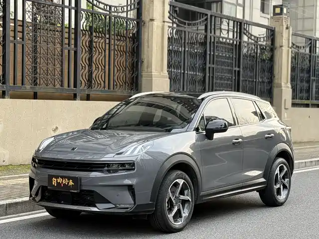 2022 Lynk & Co 06