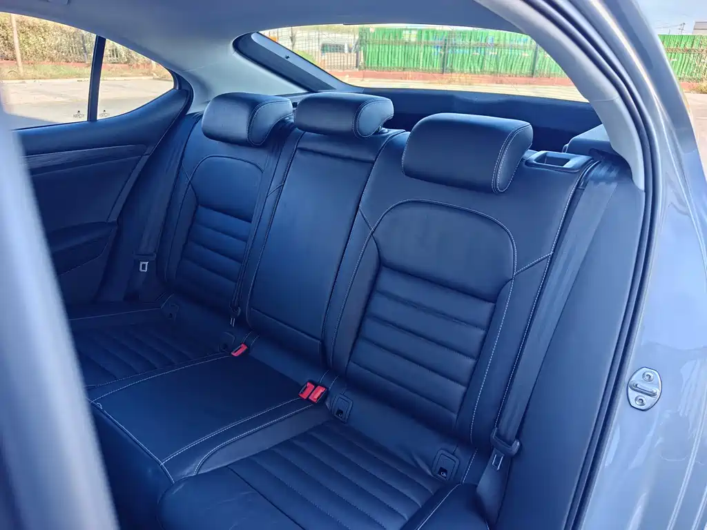Skoda Superb — миниатюра 17