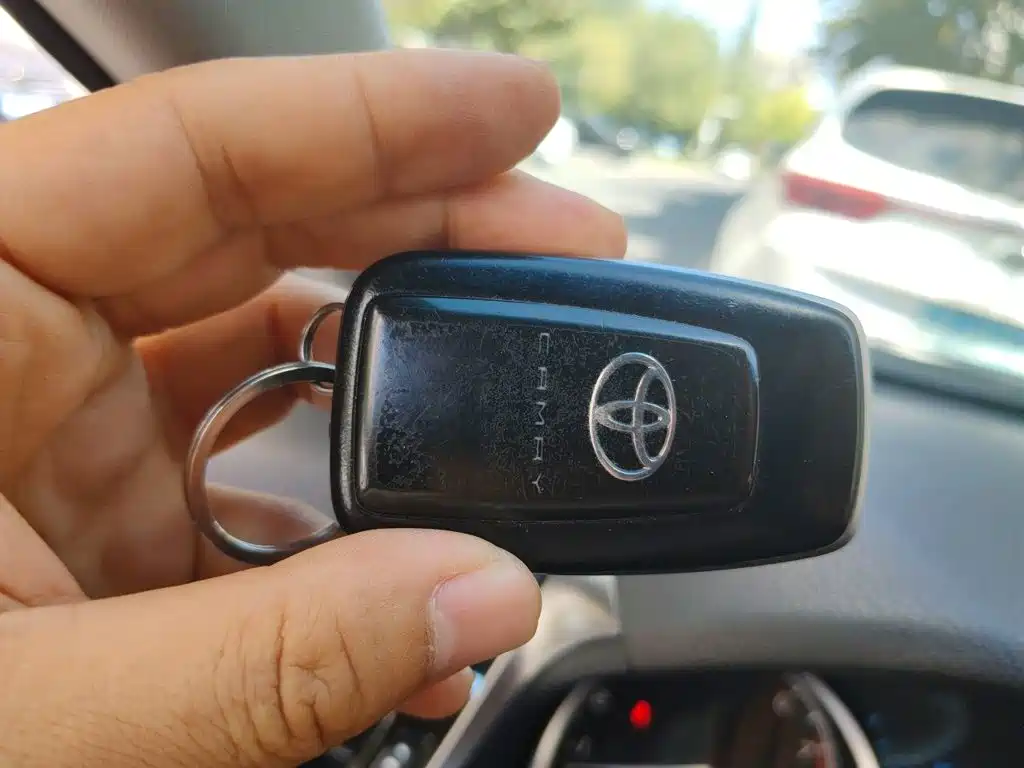 Toyota Camry — миниатюра 12
