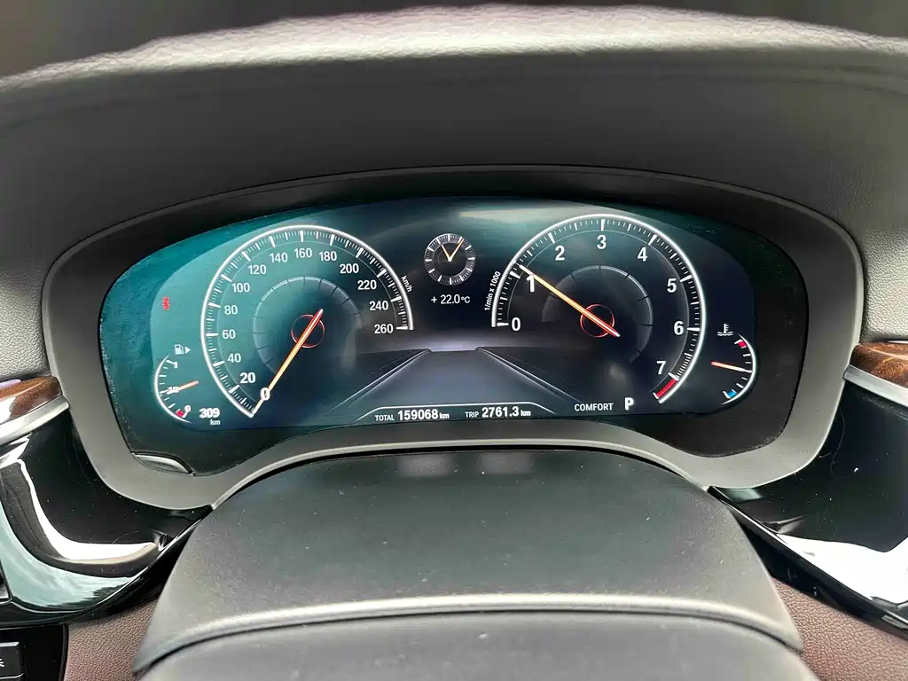 BMW 5 Series — миниатюра 11