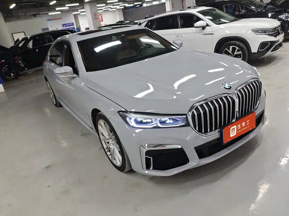 BMW 7 Series — миниатюра 2