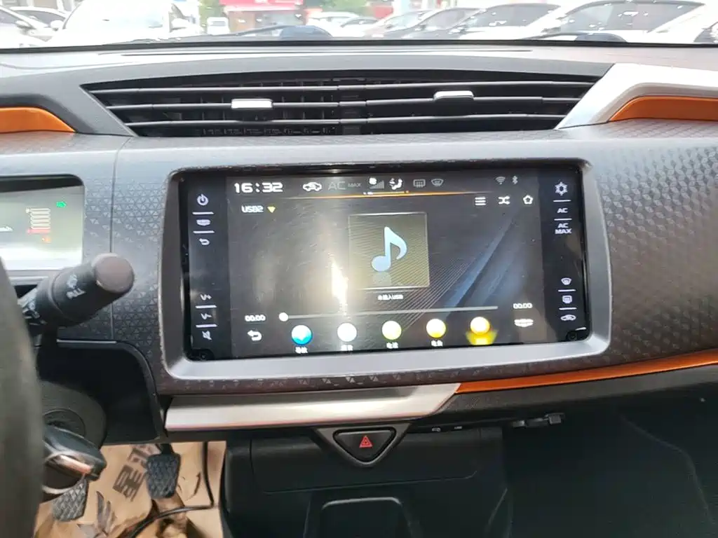 Geely Vision X1 — миниатюра 13