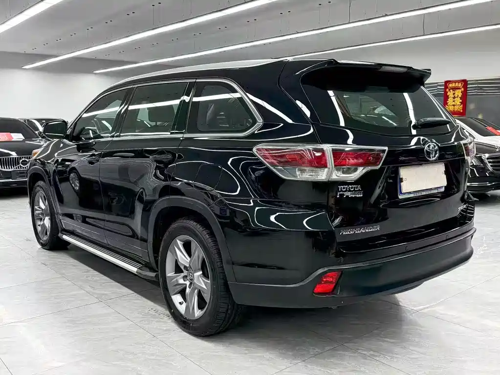 Toyota Highlander 2015 2.0T Luxury 7 мест