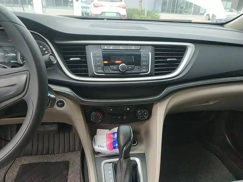 Buick Excelle — миниатюра 13