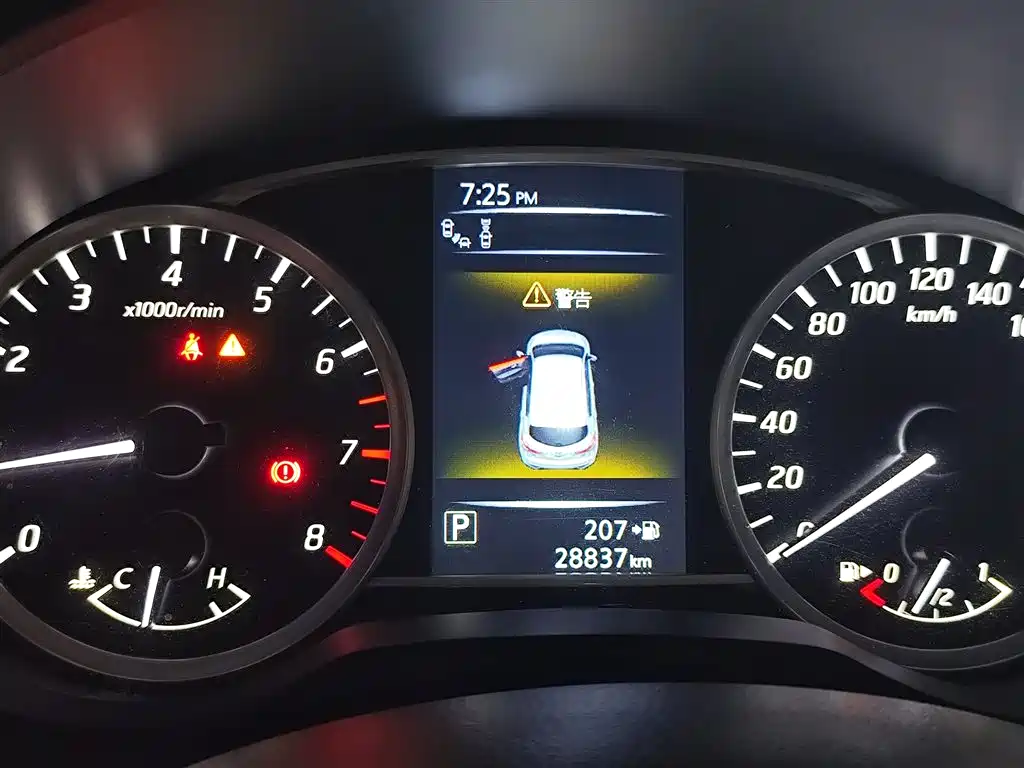 Nissan Tiida — миниатюра 4