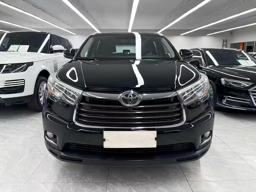 Toyota Highlander 2015 2.0T Luxury 7 мест