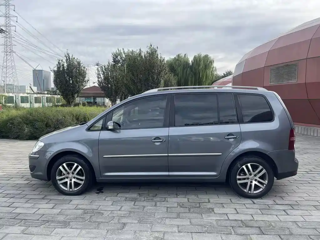 Volkswagen Touran — миниатюра 5