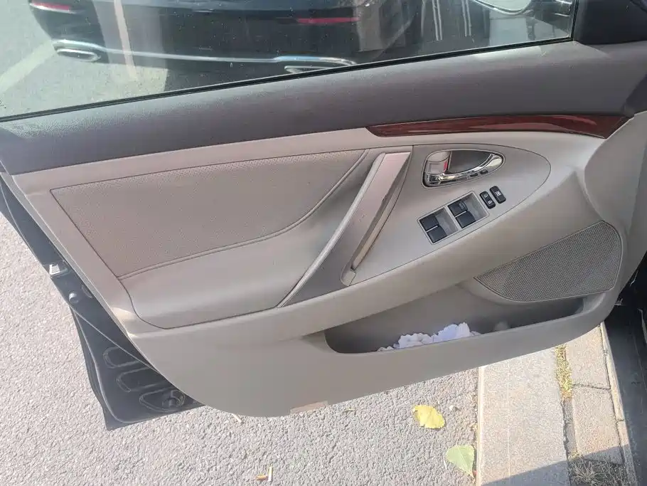Toyota Camry — миниатюра 7