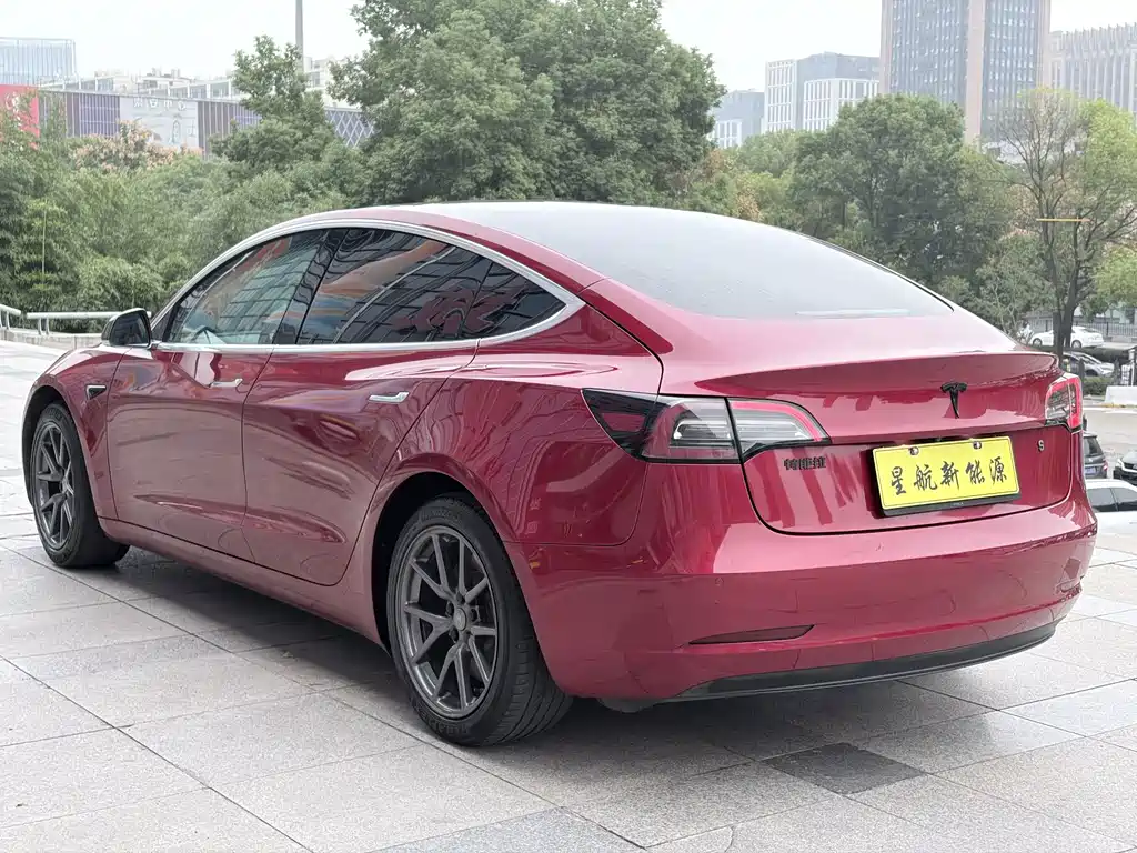 Tesla Model 3 — миниатюра 4