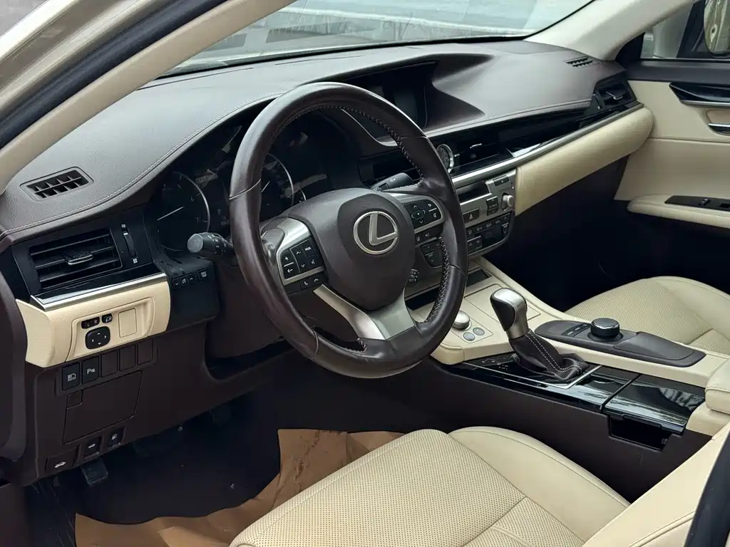 Lexus ES — миниатюра 4