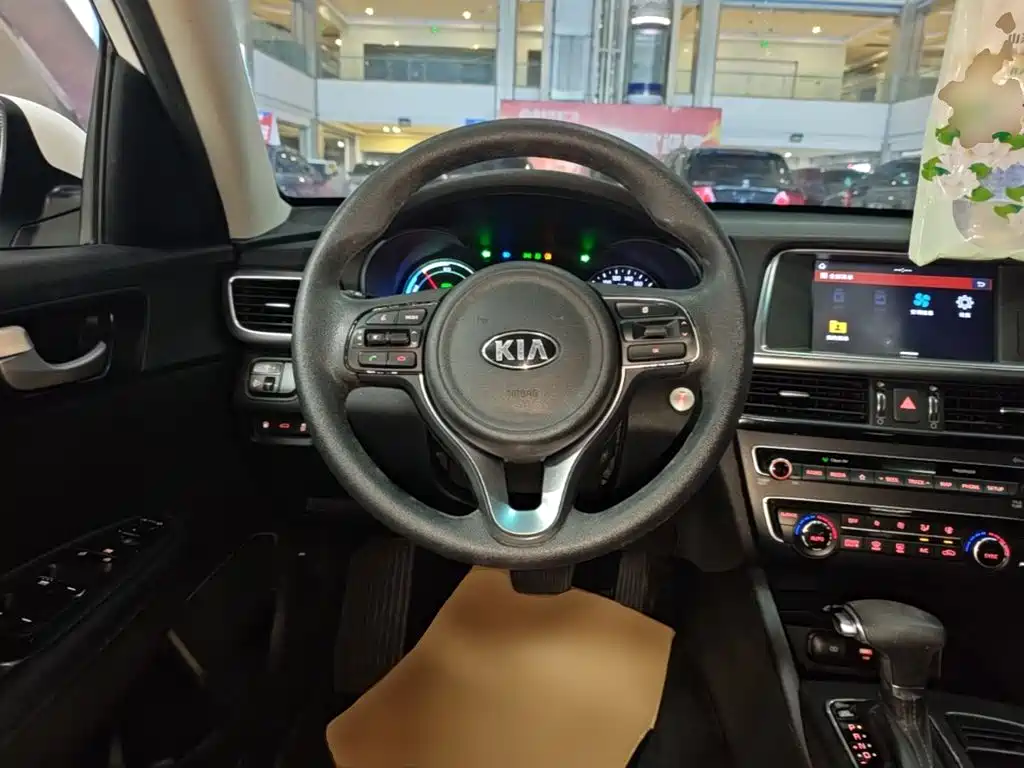 Kia K5 New Energy — миниатюра 11
