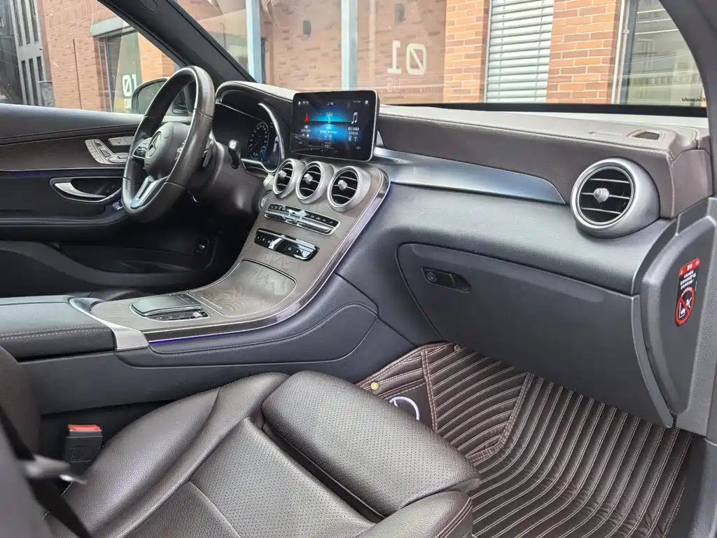 Mercedes-Benz GLC — миниатюра 16