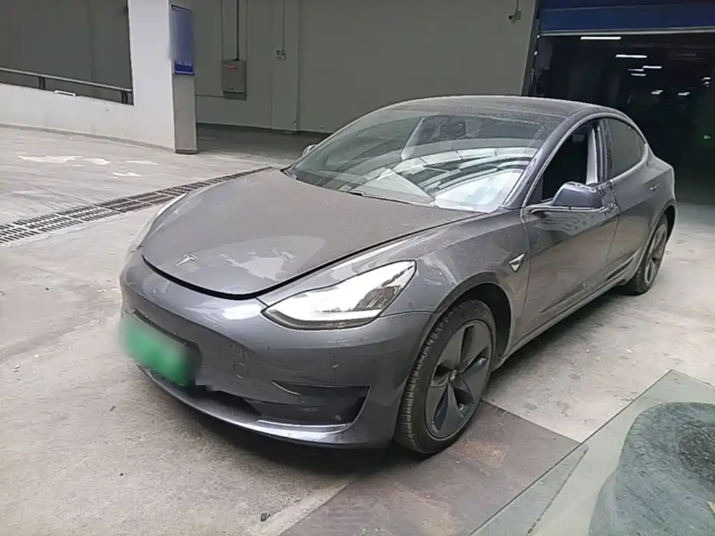 Tesla Model 3 — миниатюра 2