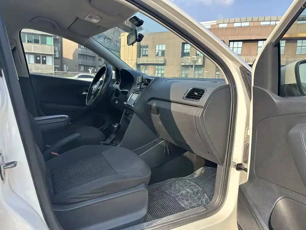 Volkswagen Polo — миниатюра 9