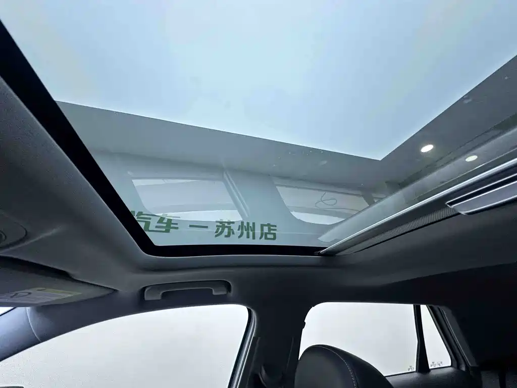 Audi Q2L e-tron — миниатюра 14