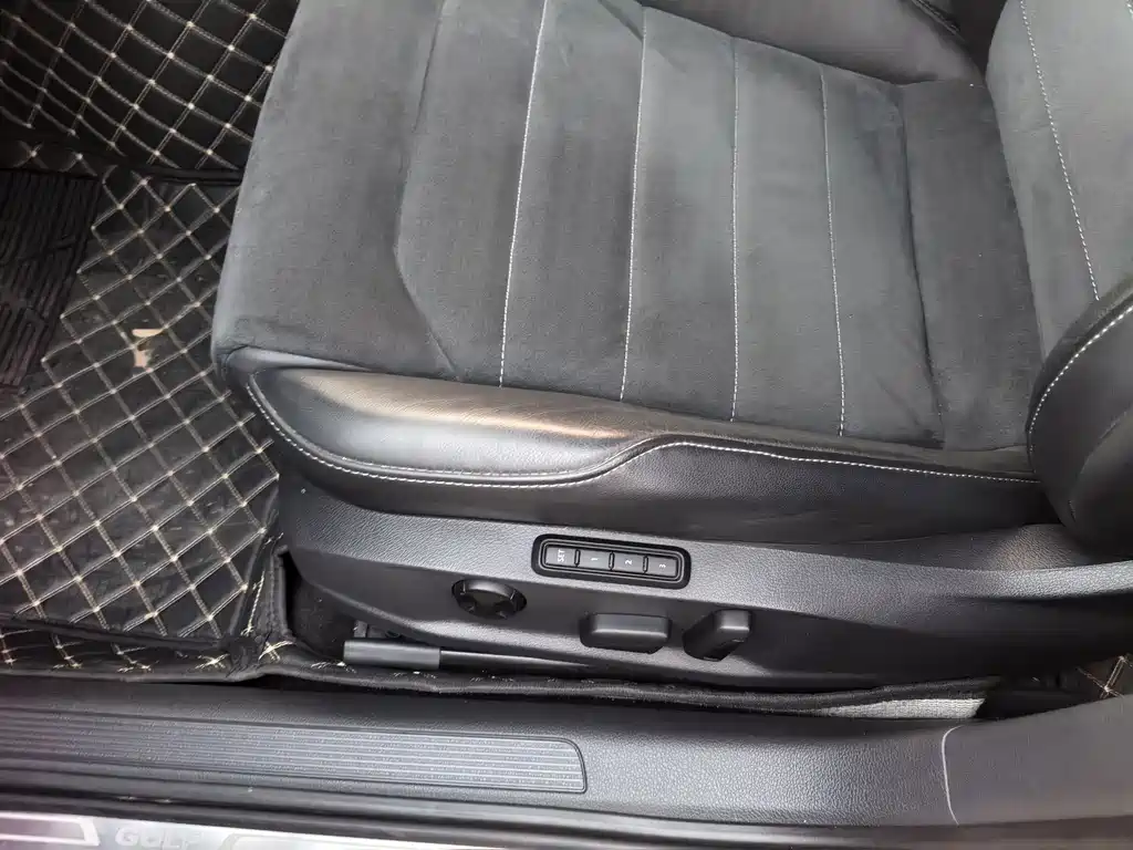 Volkswagen Golf — миниатюра 7