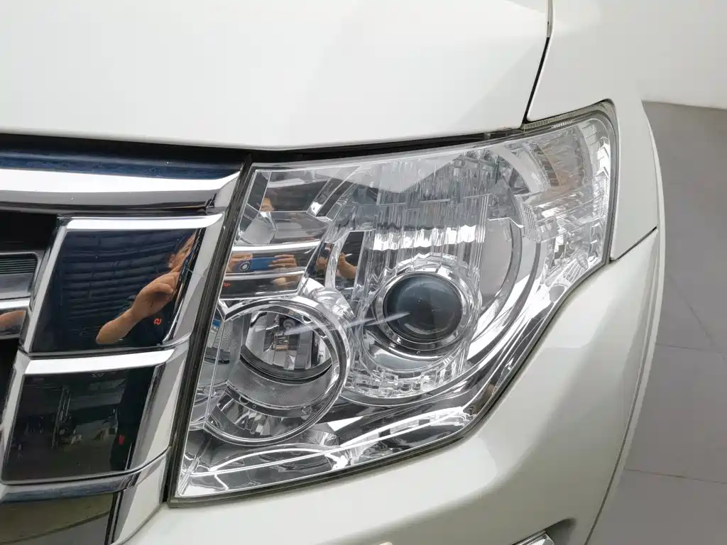 Mitsubishi Pajero (Import) — миниатюра 6
