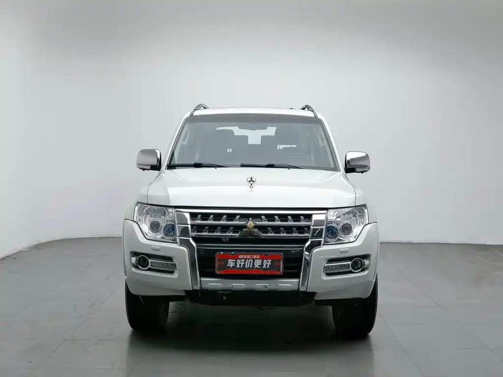 Mitsubishi Pajero (Import) — миниатюра 2