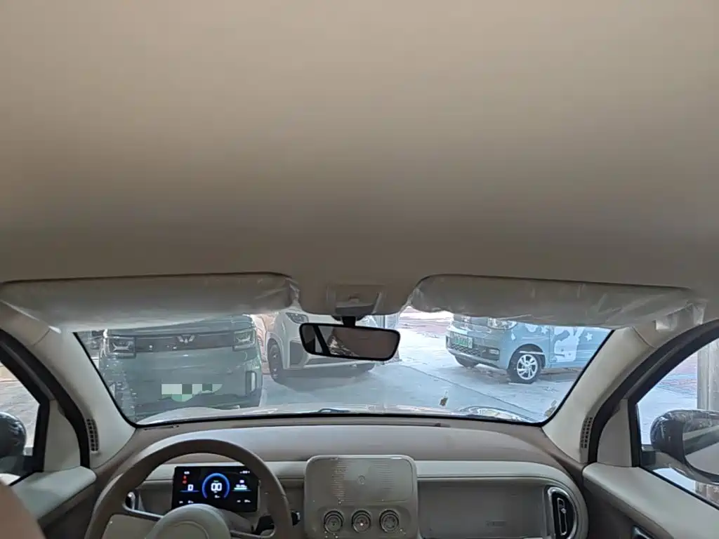 Wuling MINIEV — миниатюра 18