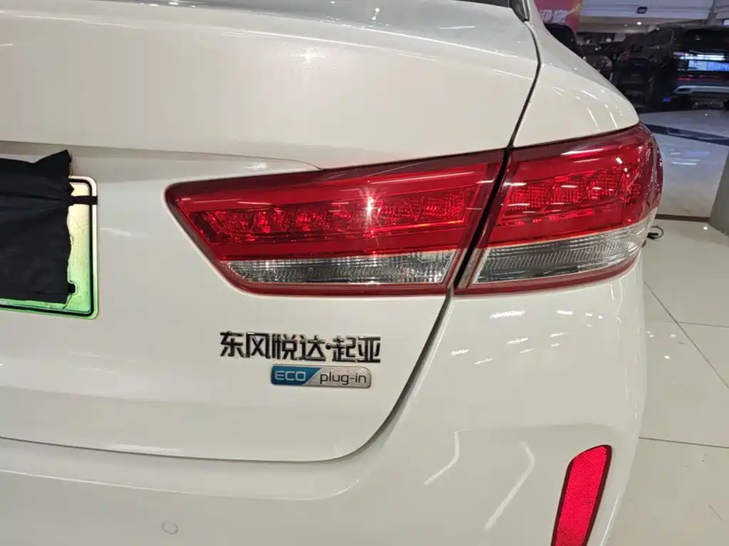 Kia K5 New Energy — миниатюра 8