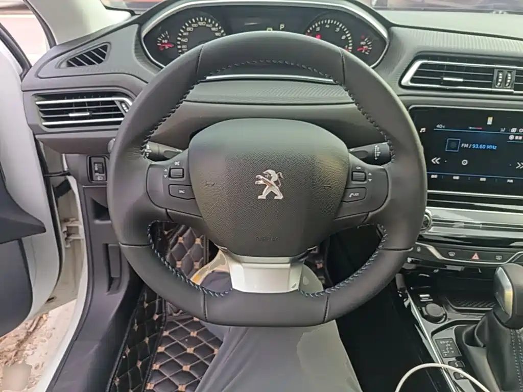 Peugeot 308 — миниатюра 11