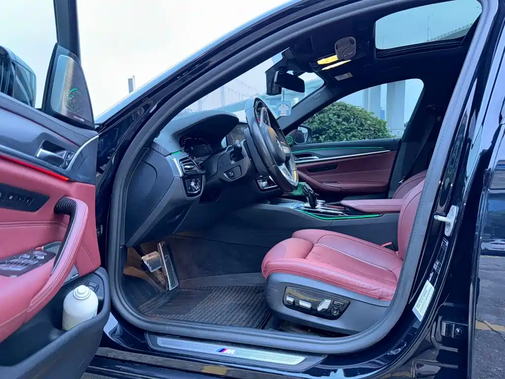 BMW 5 Series — миниатюра 7
