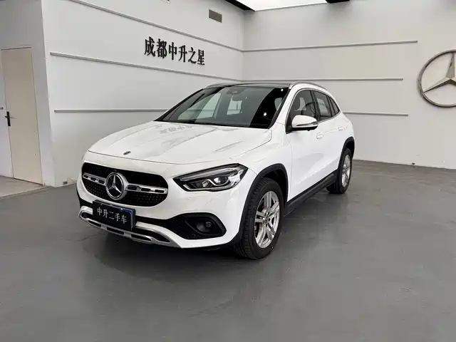 MERCEDES-BENZ GLA 2023
