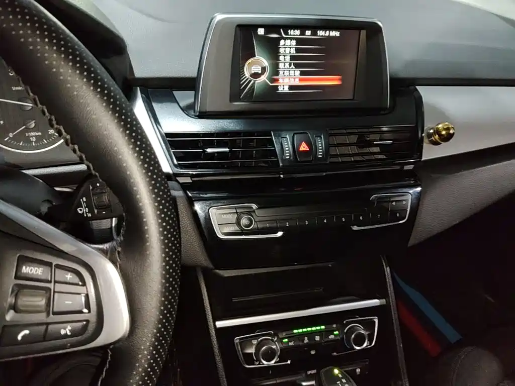 BMW 2 Series Active Tourer — миниатюра 13