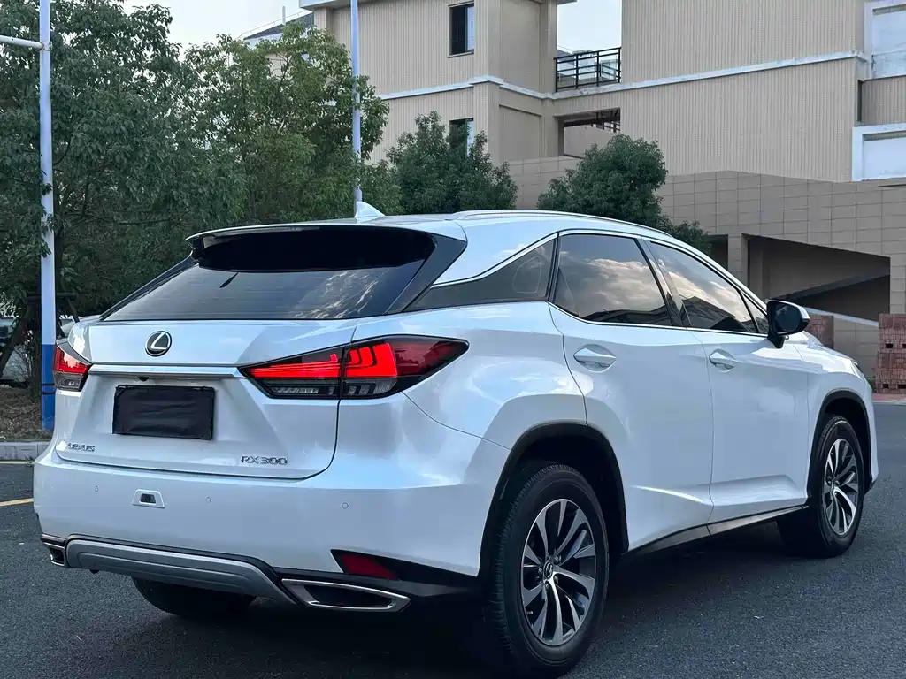 Lexus RX — миниатюра 9