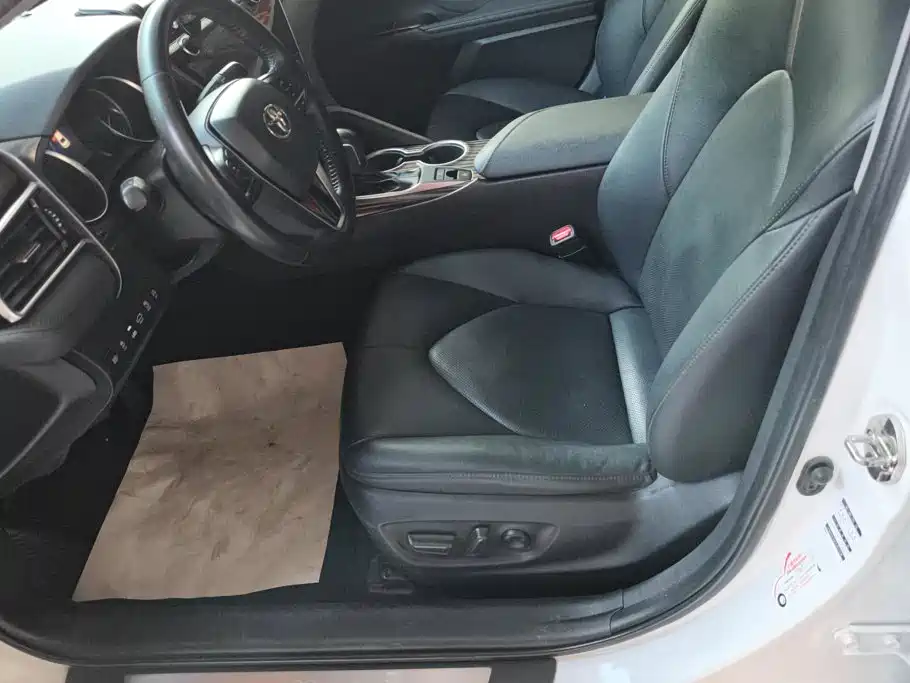 Toyota Camry — миниатюра 9