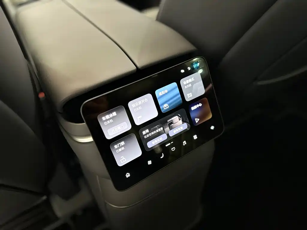NIO ES8 — миниатюра 10