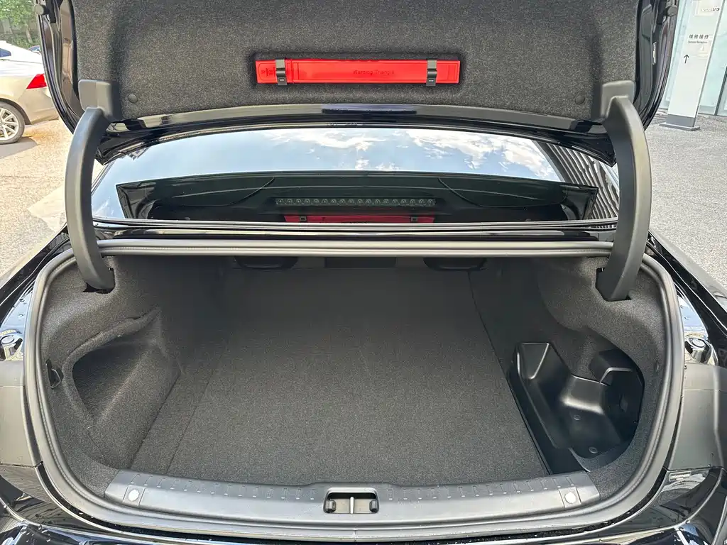 Volvo S90 PHEV — миниатюра 20