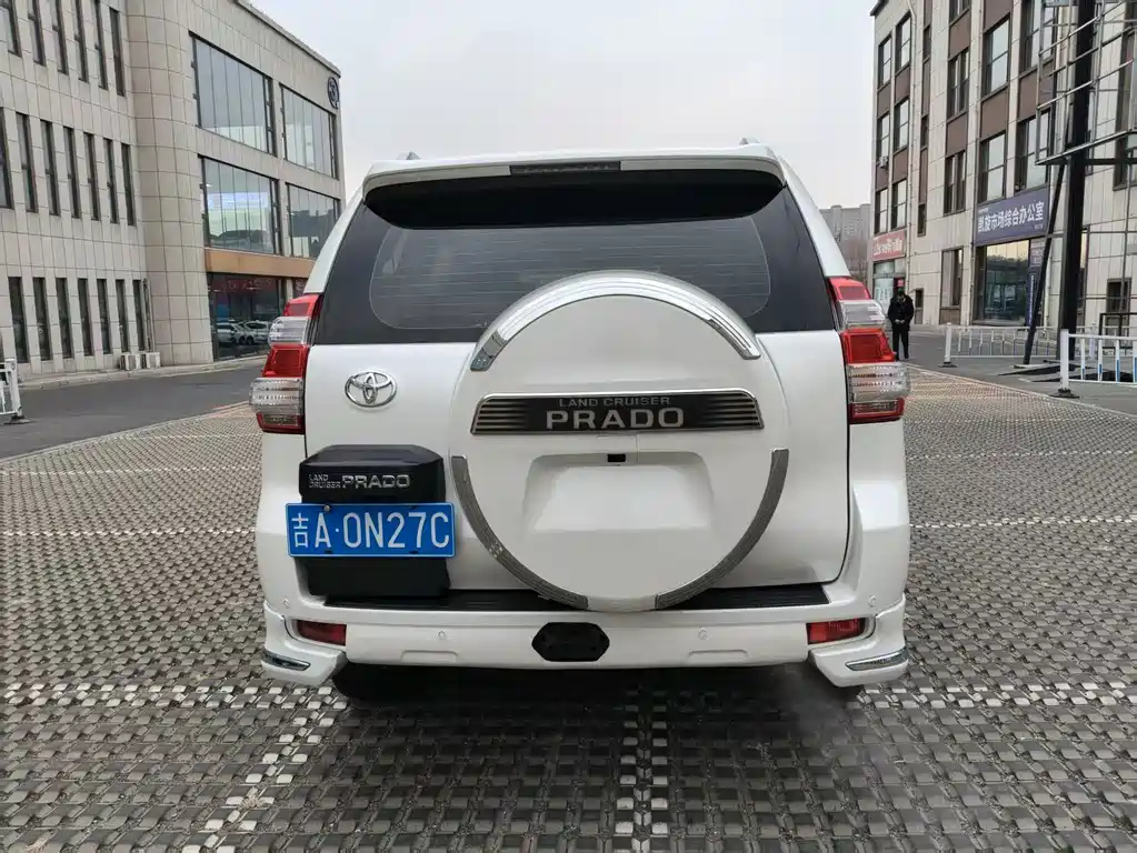 TOYOTA PRADO
