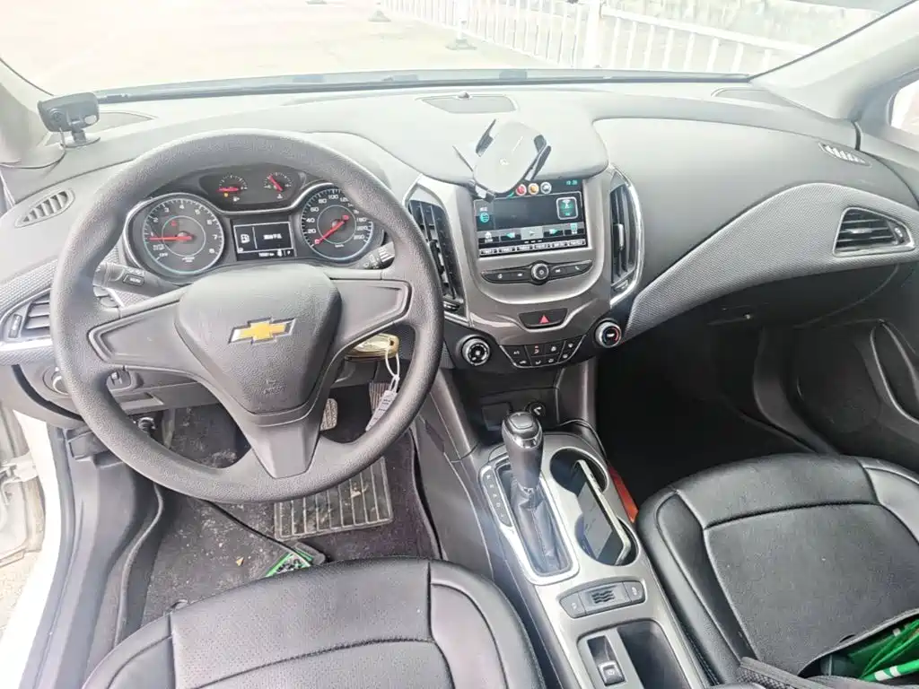 Chevrolet Cruze — миниатюра 10