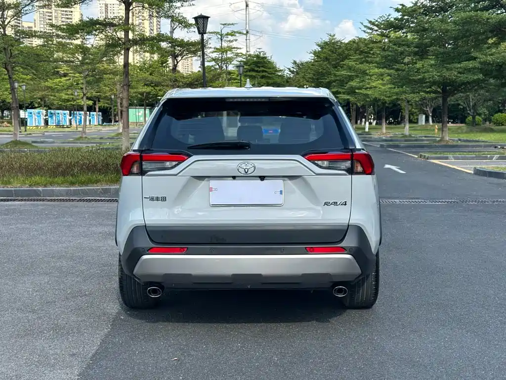 Toyota RAV4 — миниатюра 18