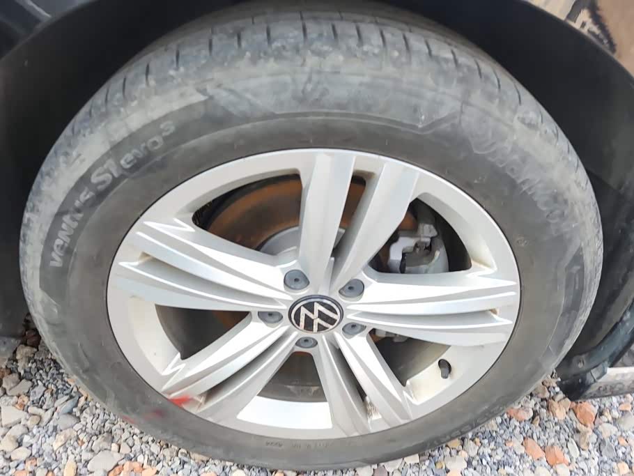 Volkswagen Magotan 1.4 л 2025 г. Чёрный, пробег 22100 км