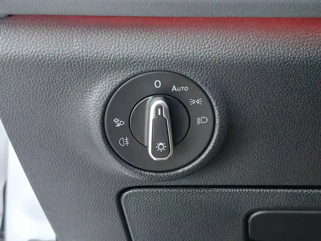 Volkswagen Sagitar — миниатюра 21