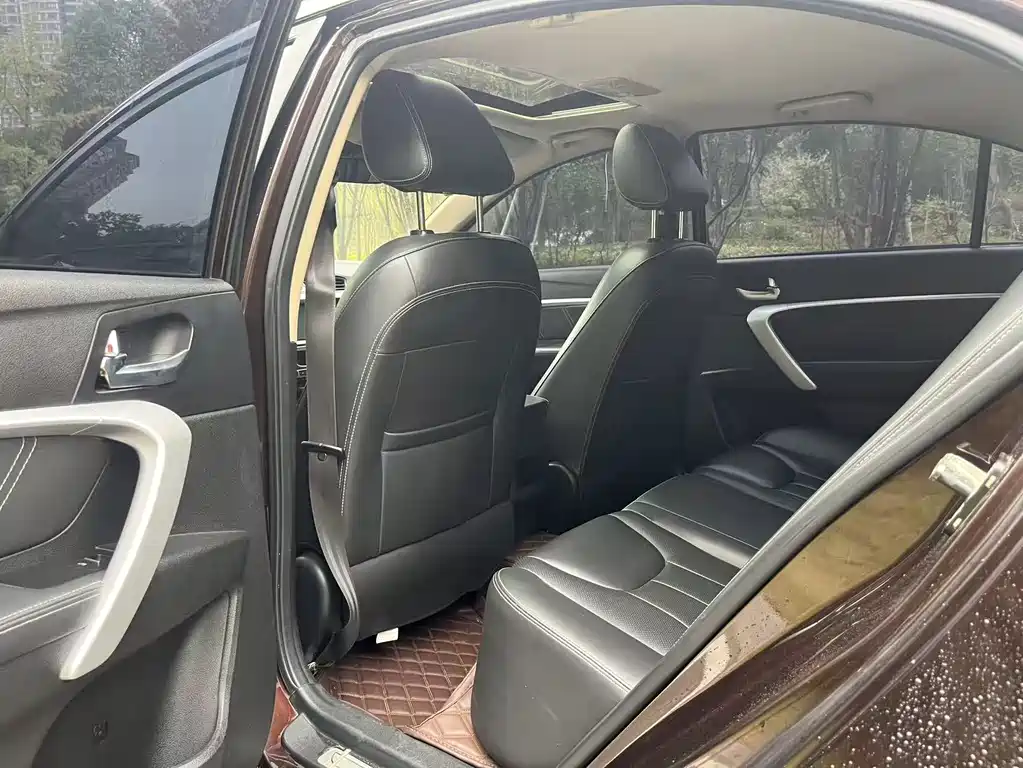 Geely Emgrand — миниатюра 10