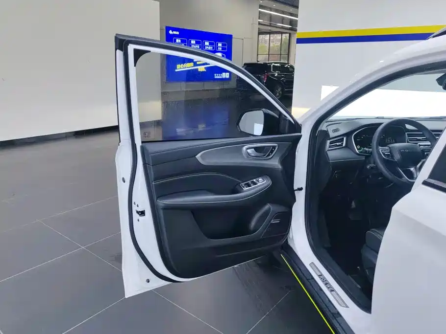 Roewe RX5 New Energy — миниатюра 7