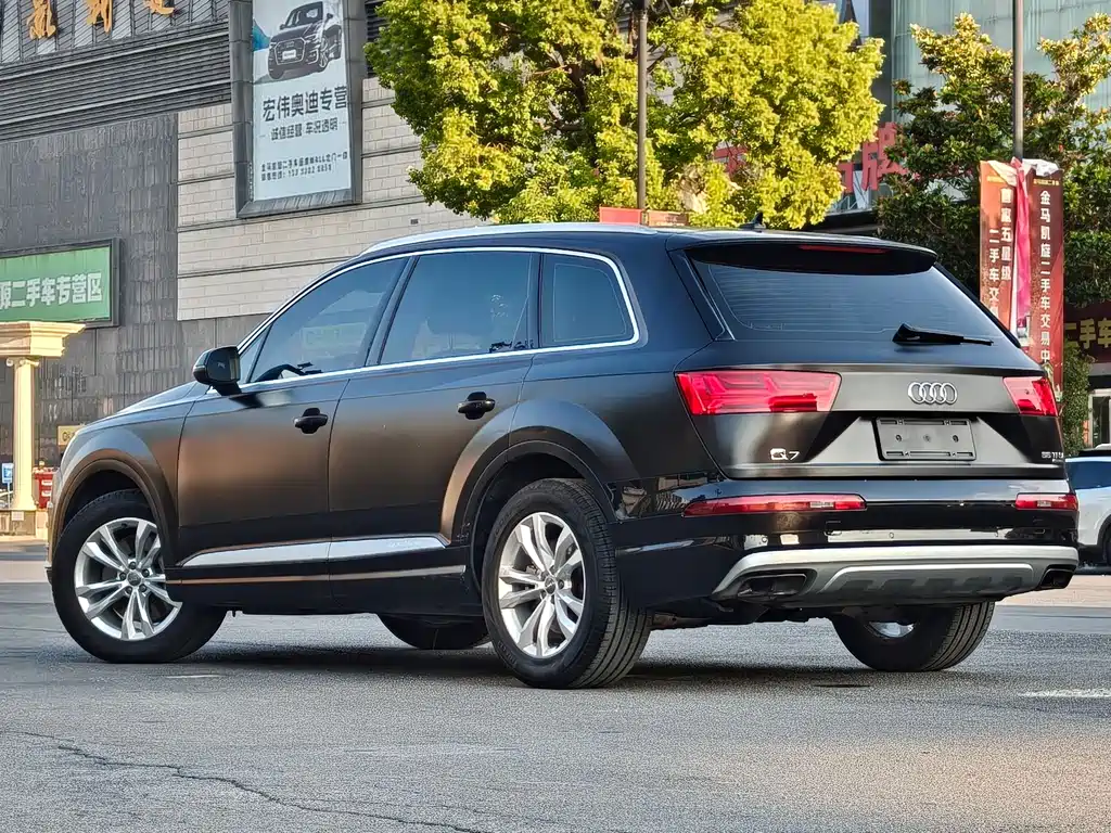 Audi Q7 — миниатюра 4