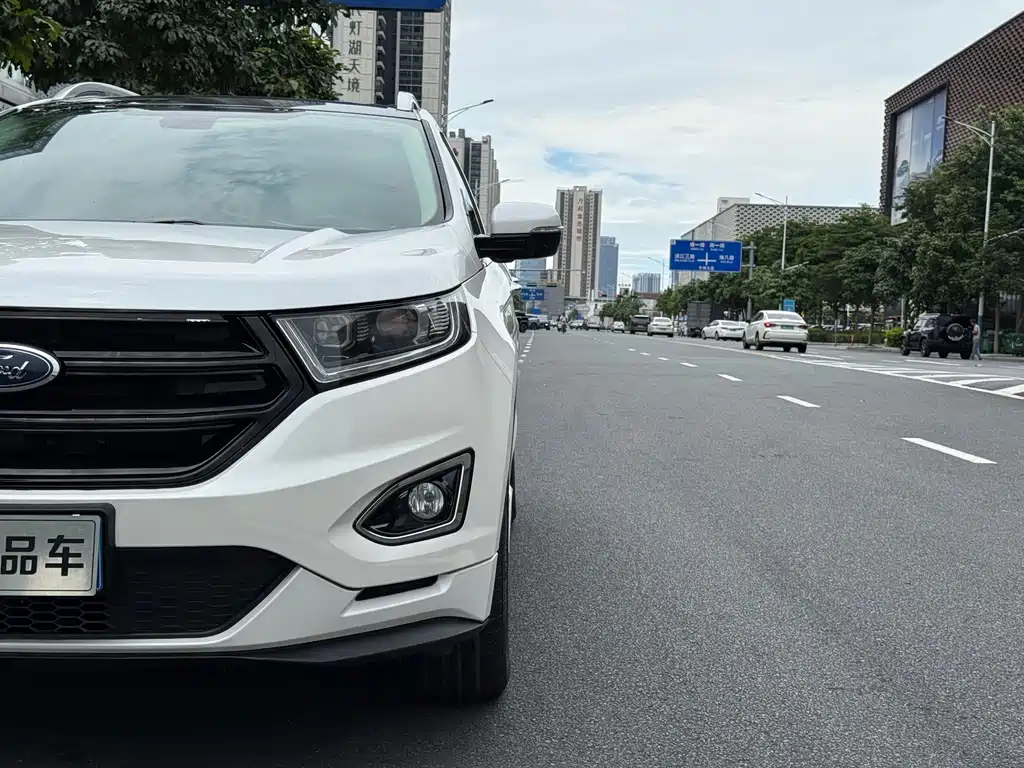 Ford Edge — миниатюра 8