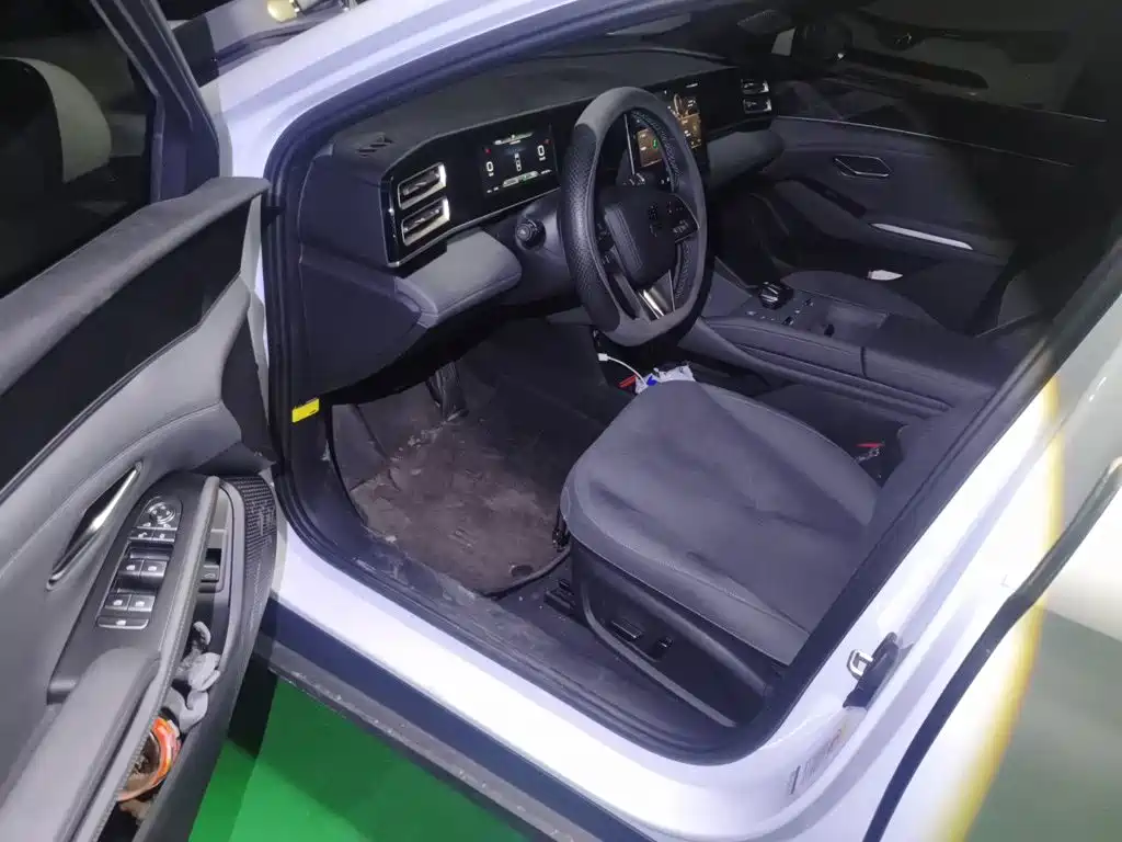 BYD Qin L — миниатюра 17
