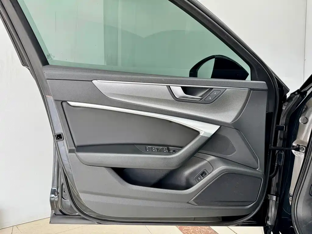 Audi A6L — миниатюра 7