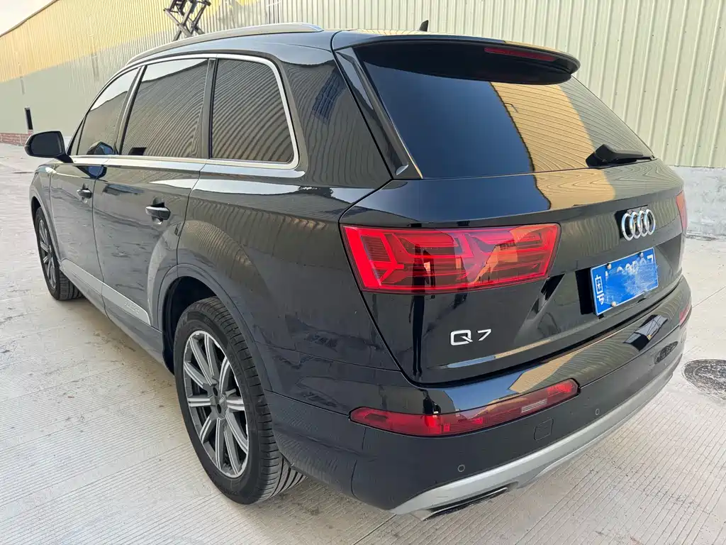 Audi Q7 — миниатюра 4