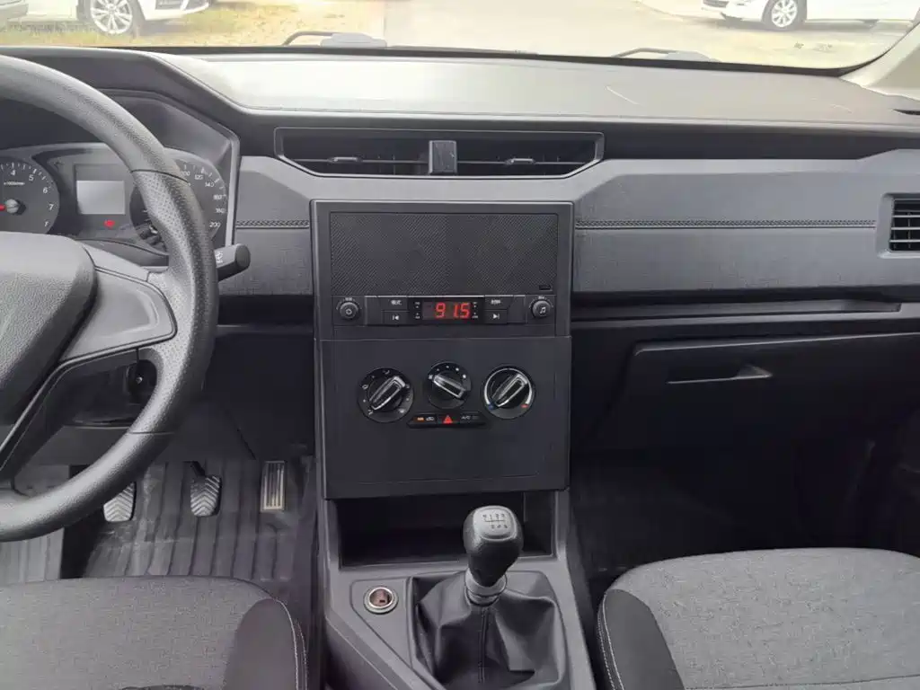 Wuling Hongguang PLUS — миниатюра 13