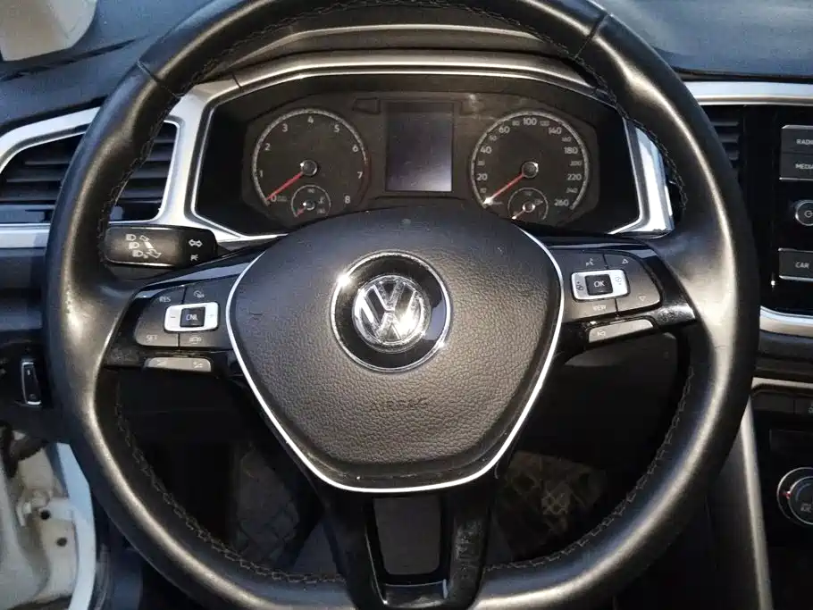 Volkswagen T-Roc — миниатюра 15